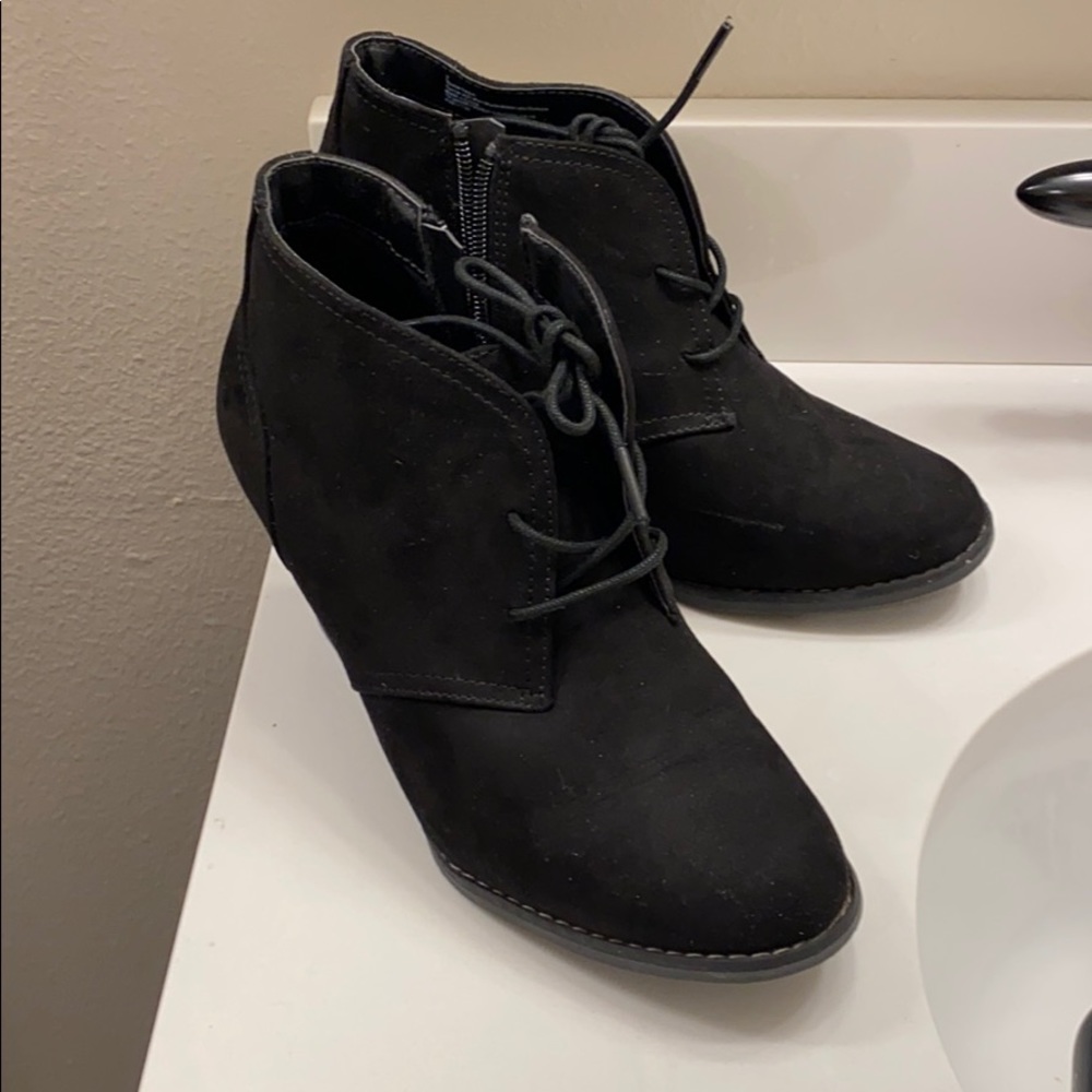 Universal Thread Wedges